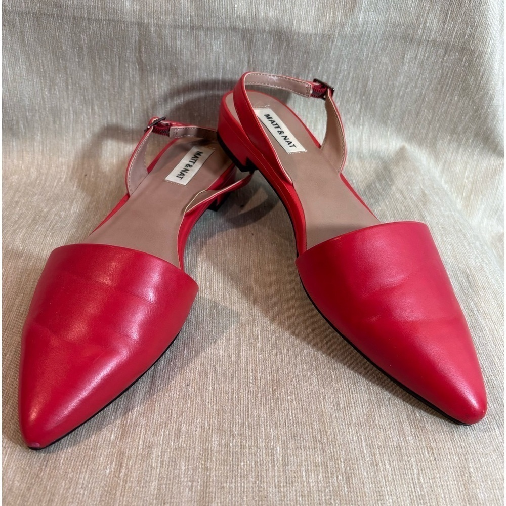 MATT & NAT Sz 38 Faux Leather Pointy Toe Slingback Flats in Red